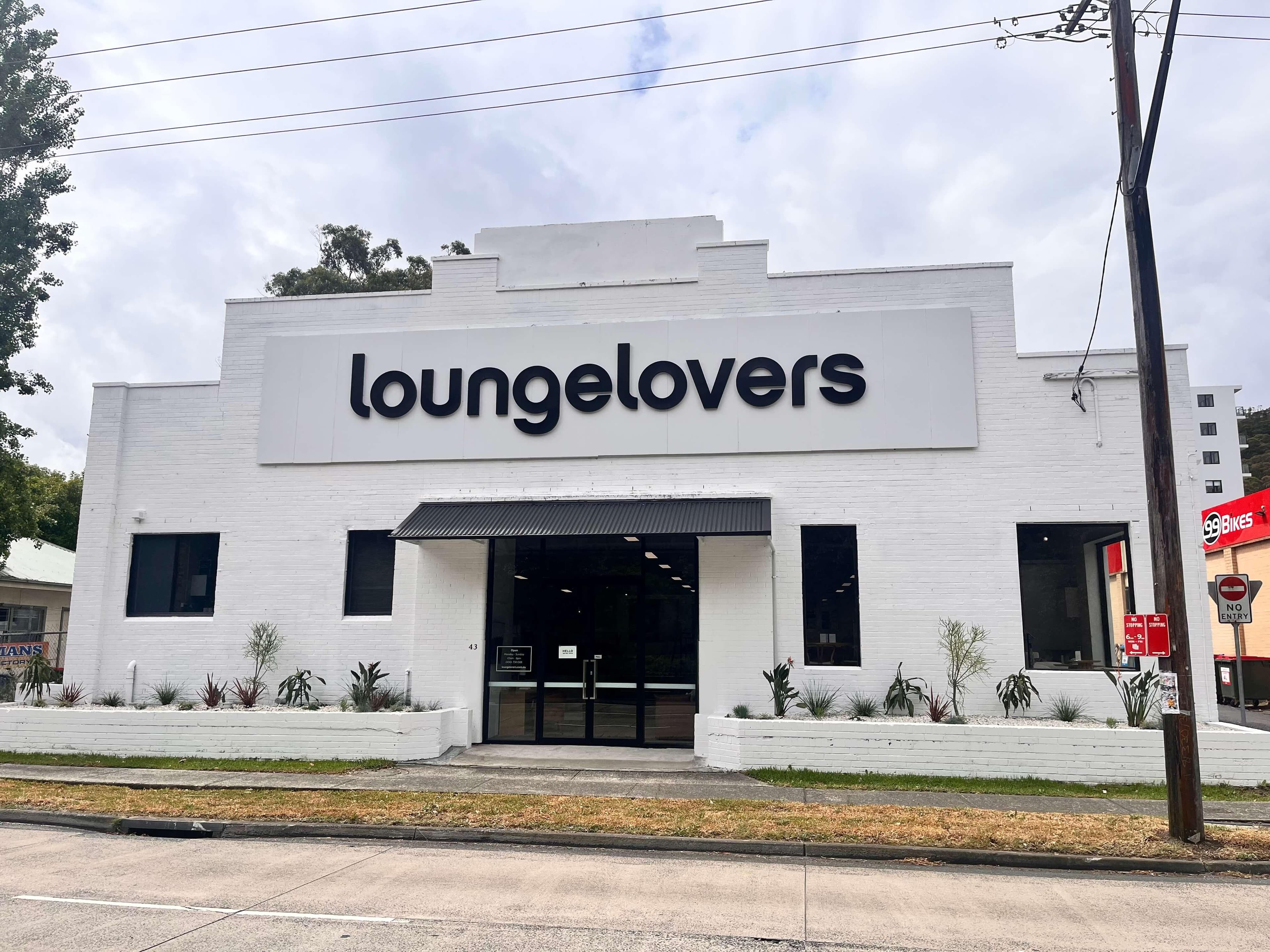 Adelaide Showroom Lounge Lovers