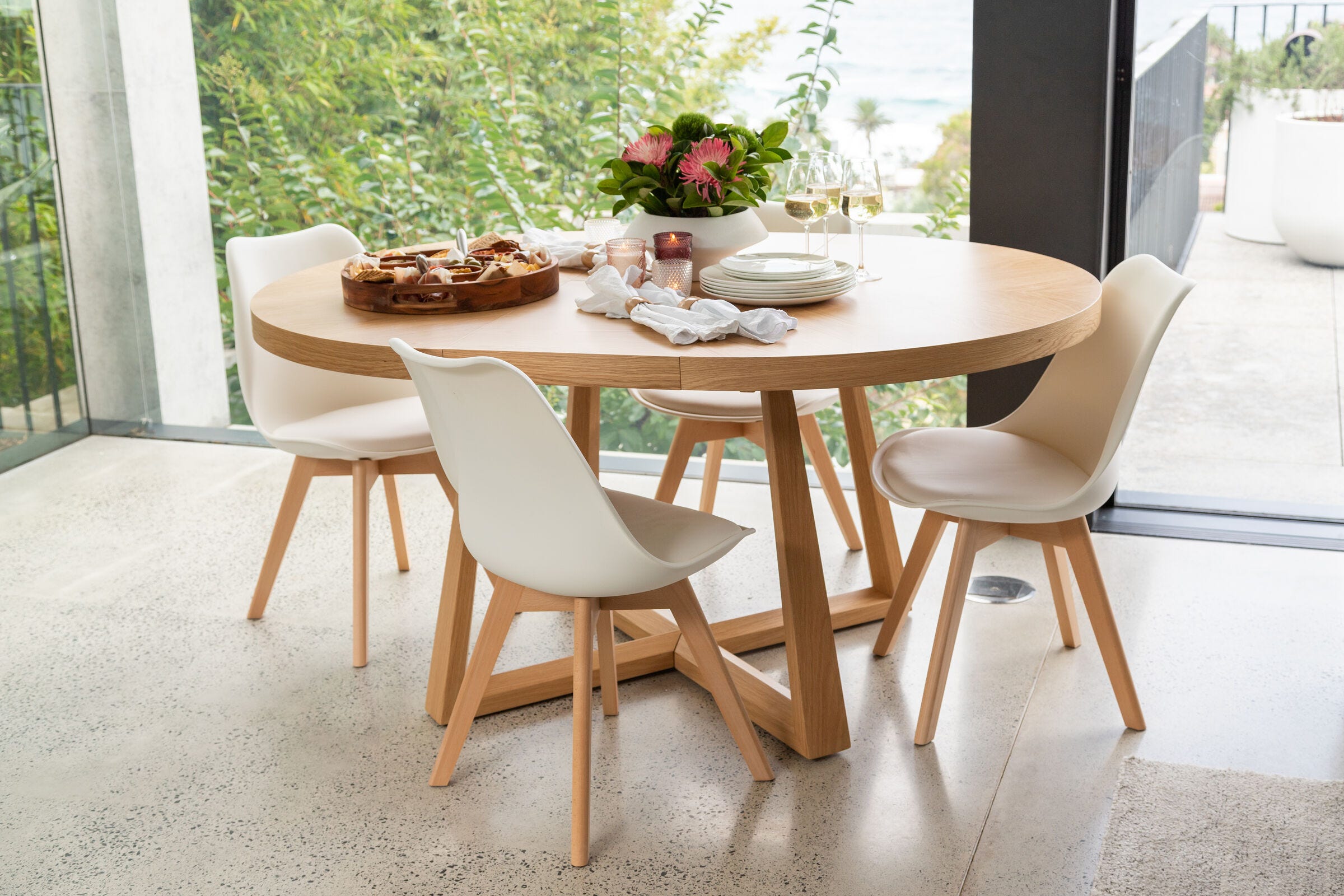Extension dining outlet table
