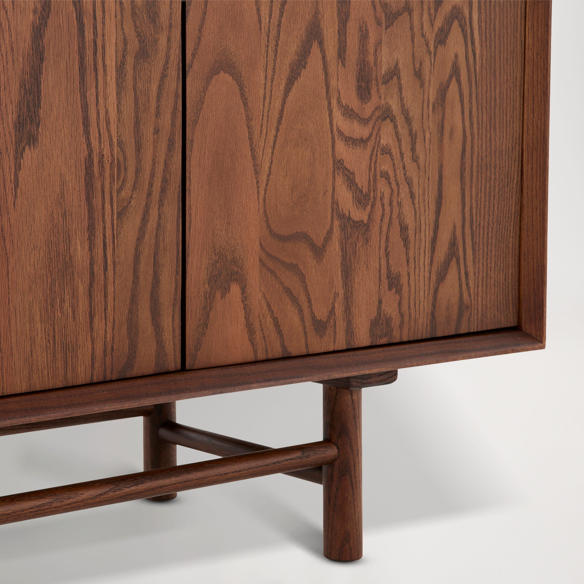 Ollie Sideboard | Walnut | Lounge Lovers