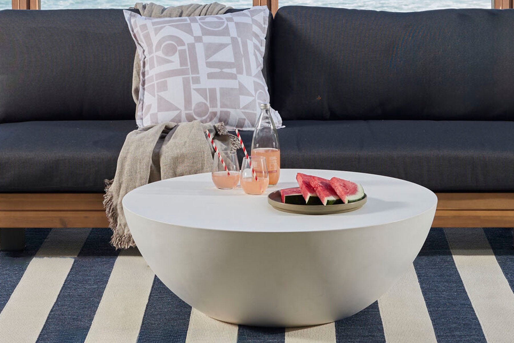 Lounge lovers coffee table sale